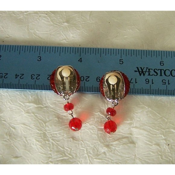 Vintage Jewelry Set Ruby Red Berry Necklace and Earrings - Picture 7 of 7
